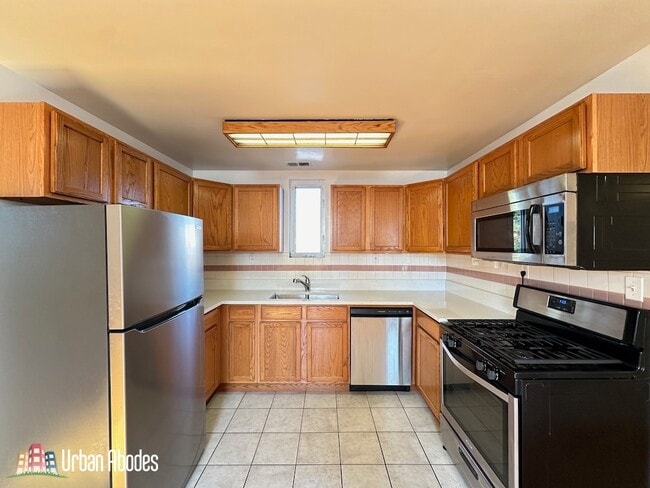 Photo - 1401 N Bosworth Ave Unit 2C