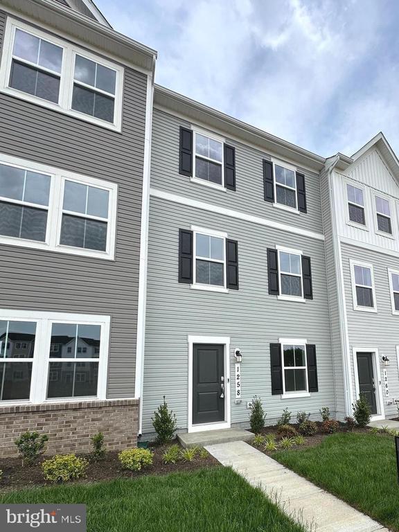 Photo - 1258 Cedar Vly Rd Townhome
