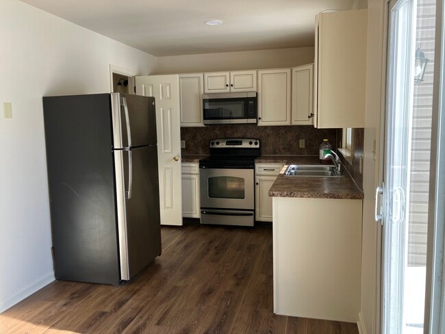 Photo - 166 Northwood Ct