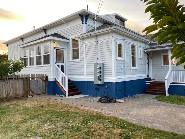 Photo - 1655 J St Unit 1