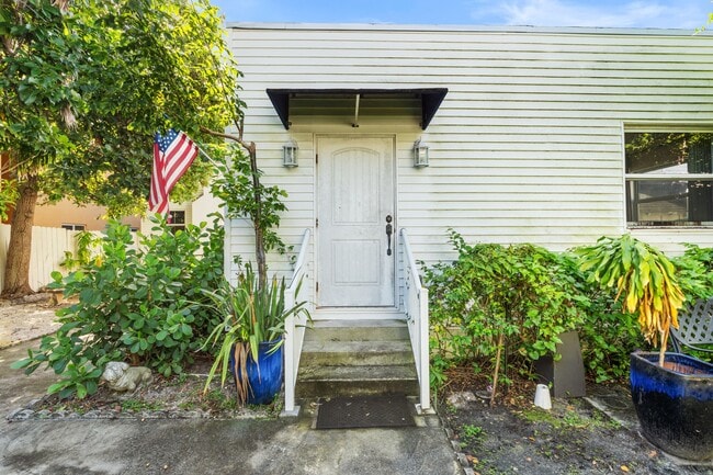 Photo - 1460 NW 2nd St Unidad # 1458