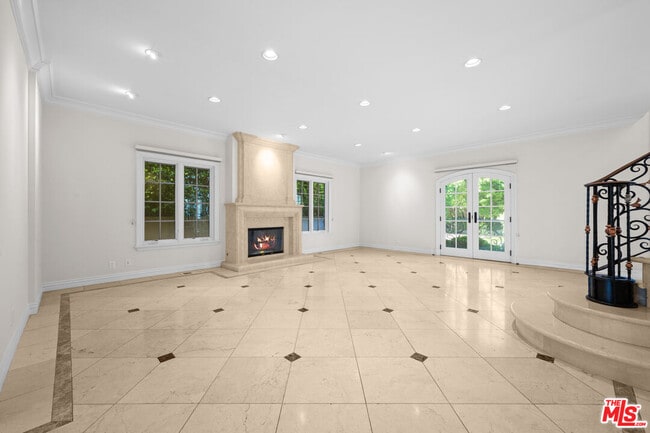 204 Foothill Rd