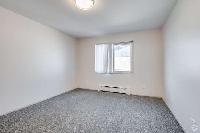 2BR, 1BA - 930SF - Bedroom