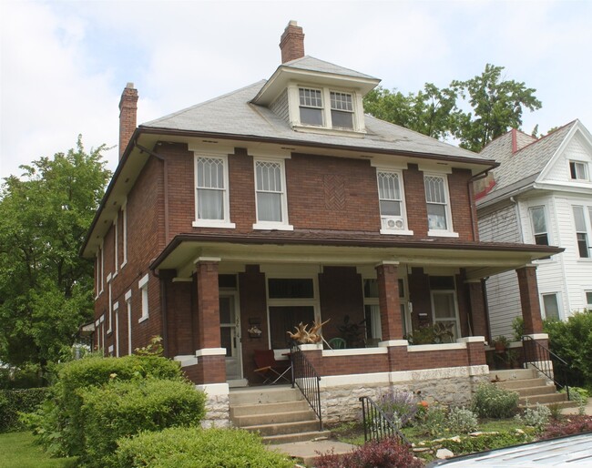 Building Photo - 396-398 Wyandotte Ave Unit 398