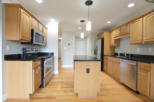 Photo - 232 Newberry Ln