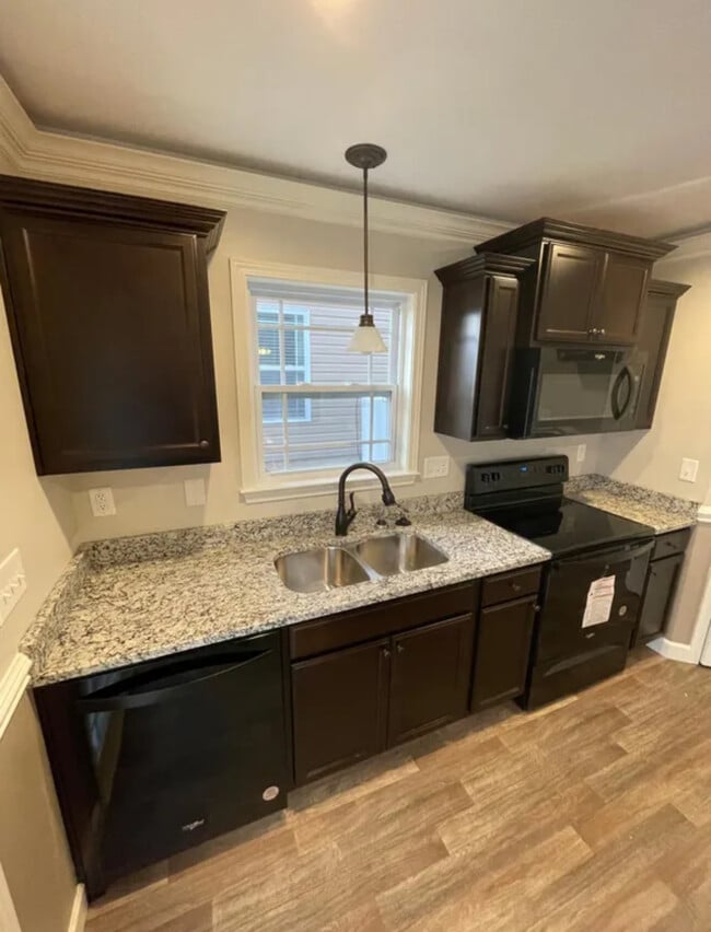 Photo - 819 John Weaver Trce