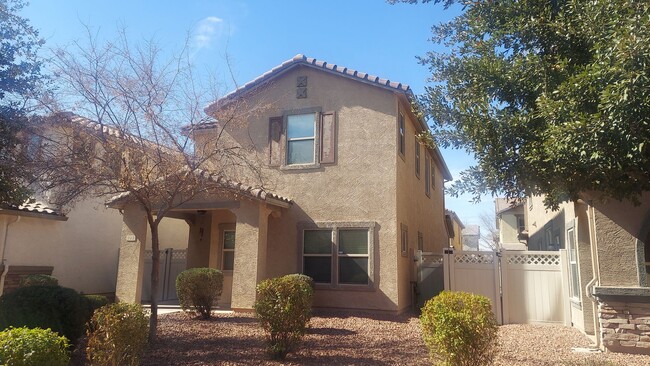 GORGEOUS GILBERT HOME! - GORGEOUS GILBERT HOME!