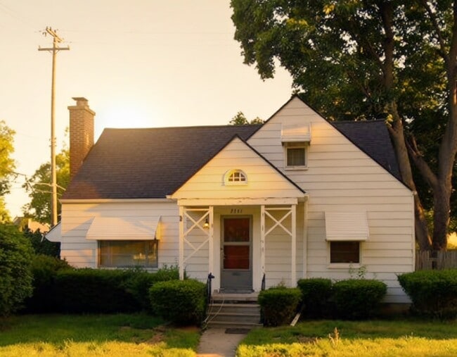 Photo - 2201 Windemere Ave