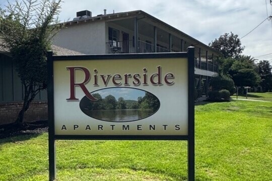 Building Photo - Riverside Apartments