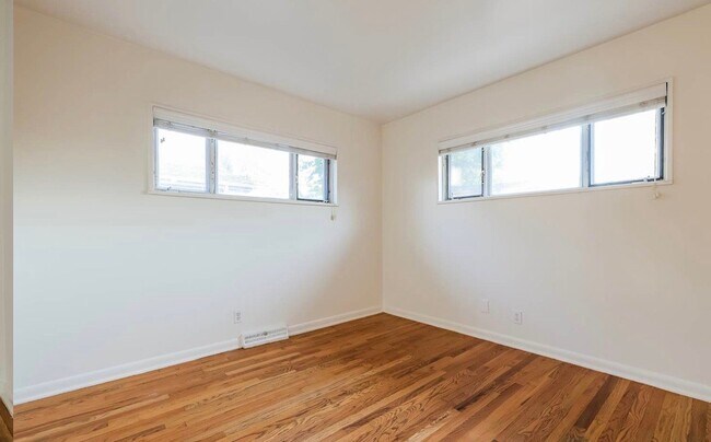 Photo - 2041 Ironton St