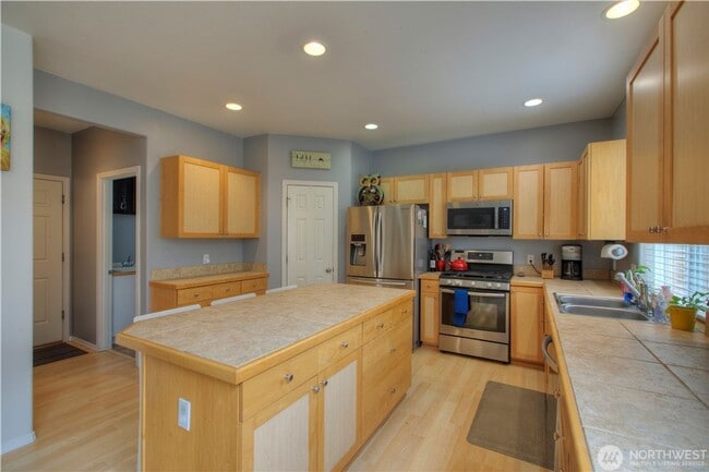 Photo - 3 Bedroom Maple Valley Home