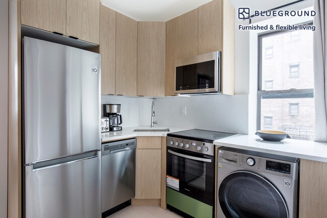 Photo - 170 1st Ave. Unidad FL3-ID937