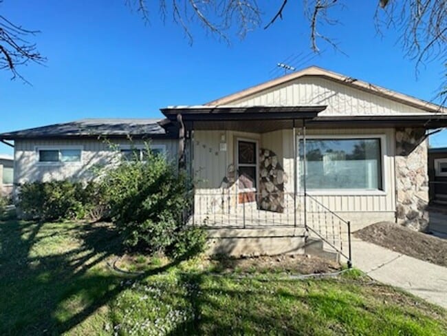 Photo - 2928 W Lehi Dr