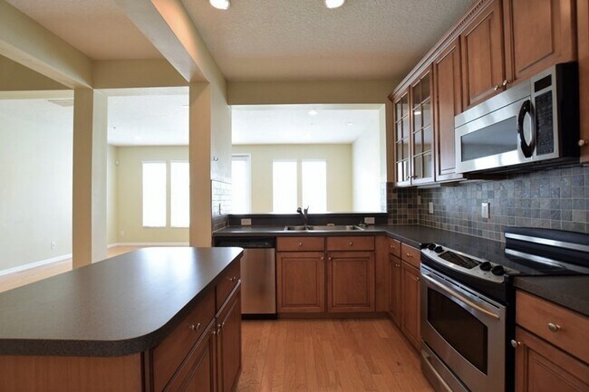 Photo - Amazing 2 Bedroom, 2.5 Bathroom Townhome i...