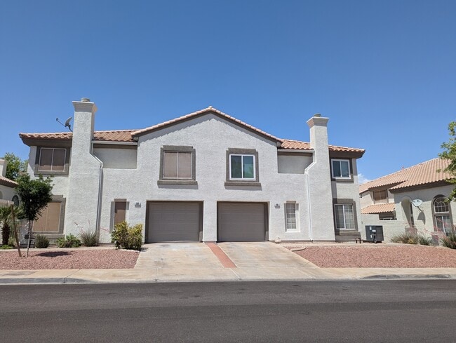 Building Photo - 203 Oro Canyon St