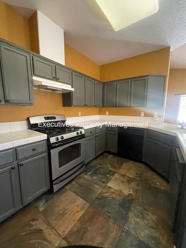 Photo - 1308 Fairway Dr