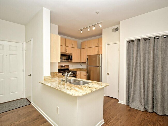 Photo - 2209 Hancock Dr Unit 4