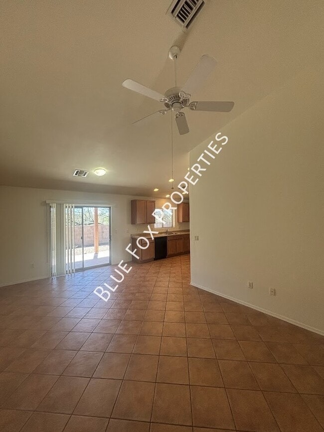 Photo - 270 E Shore Cliff Pl