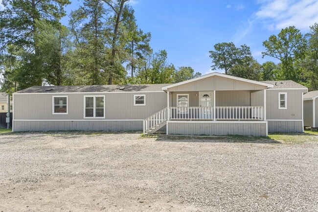 Building Photo - 21864 Russell Dr