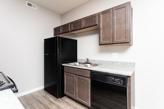 1BR, 1BA - 710 SF - The York - Granby Place