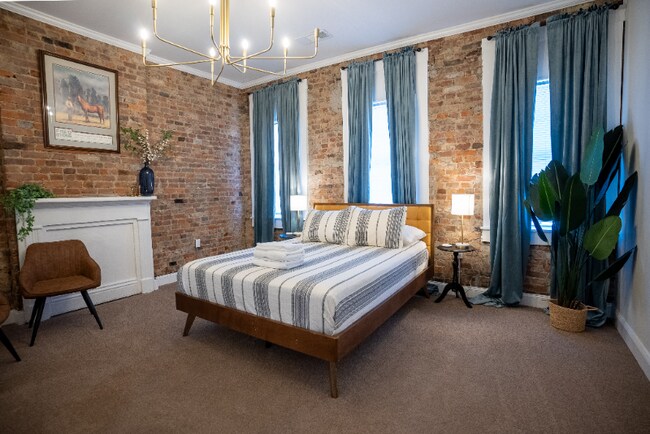 Photo - 836 Marshall St