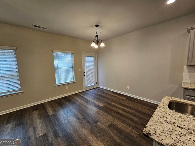 Photo - 6056 Oak Bend Ct