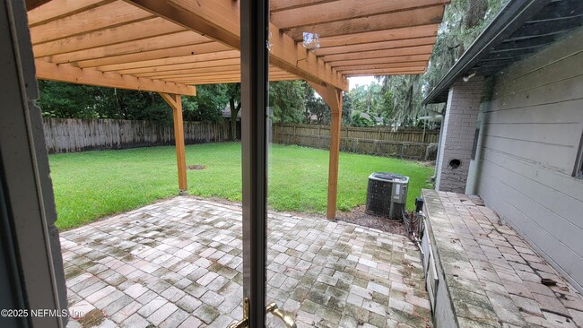 Photo - 1003 Brierfield Dr