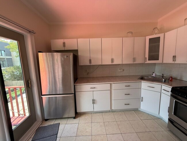 Photo - 268 Columbia Ave Unit 2