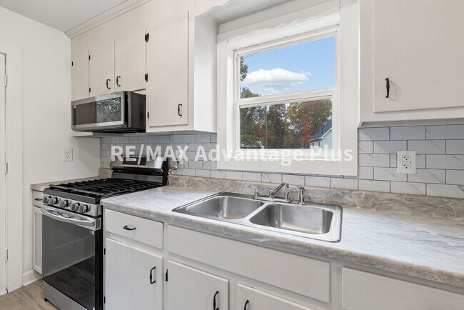 Photo - Updated 2-bedroom home close to Farmville