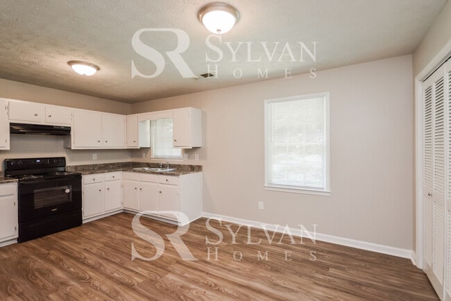 Photo - Cute, cozy and comfortable