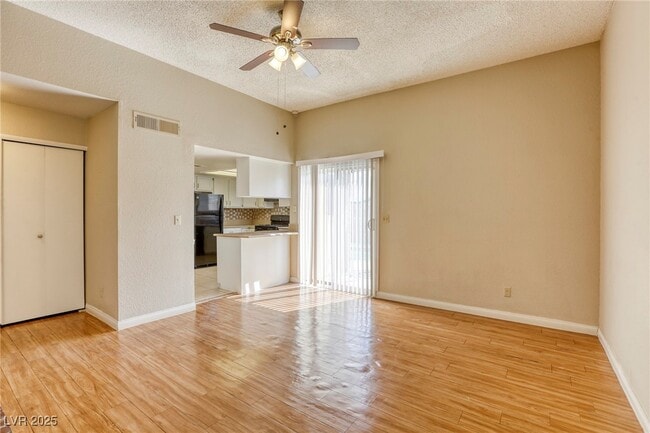 Photo - 3922 Gulliver St