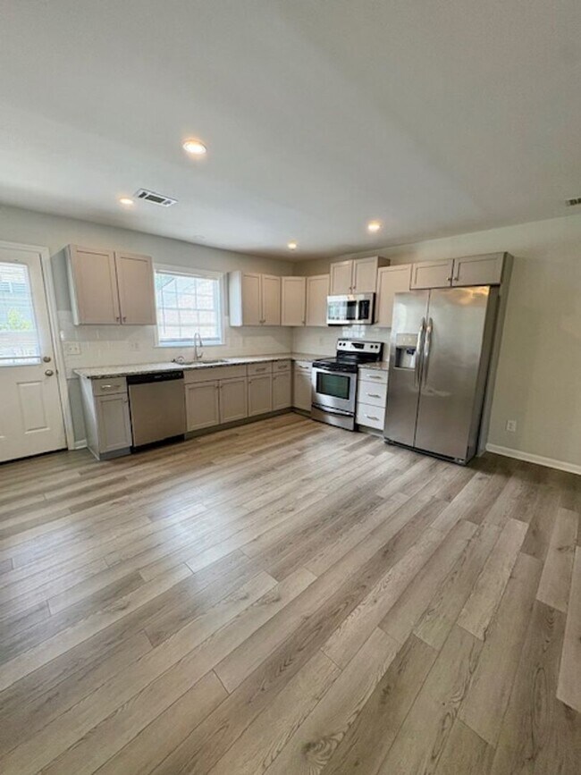 Photo - Charming Three Bedroom Duplex on Harborvie...