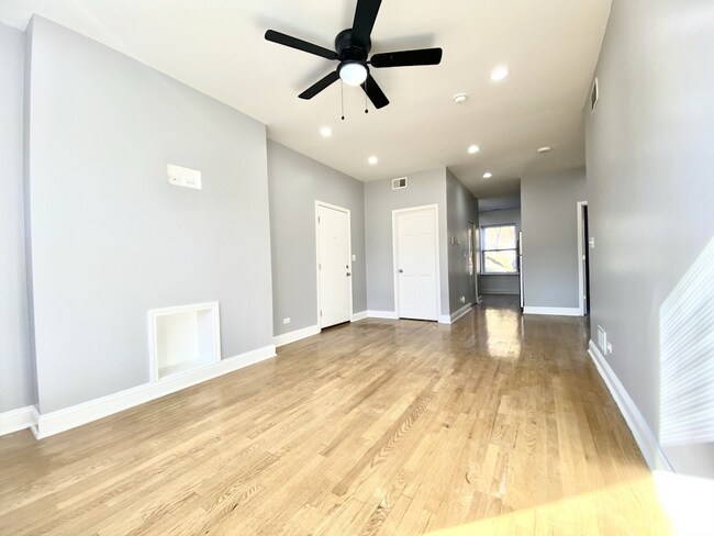 1012 W Sunnyside Ave Unit 2