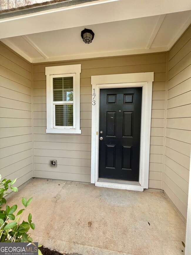 Photo - 173 Swindon Dr