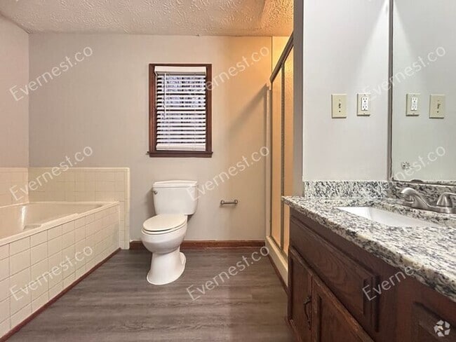 Building Photo - 170 Olde Oak Dr Rental