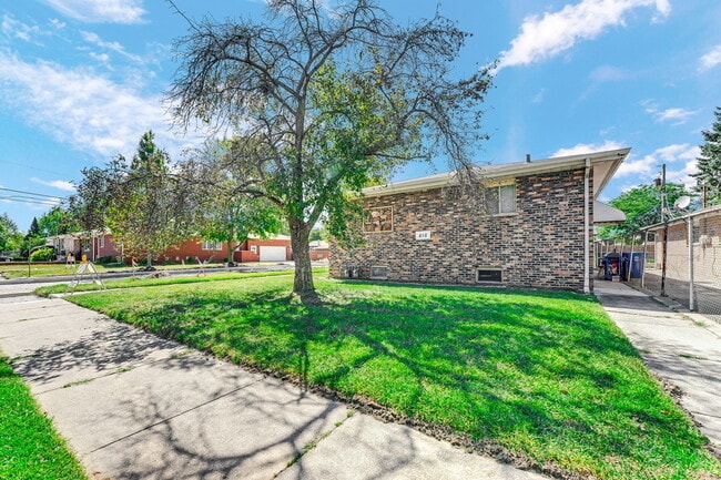 Photo - 816 Mackinaw Ave