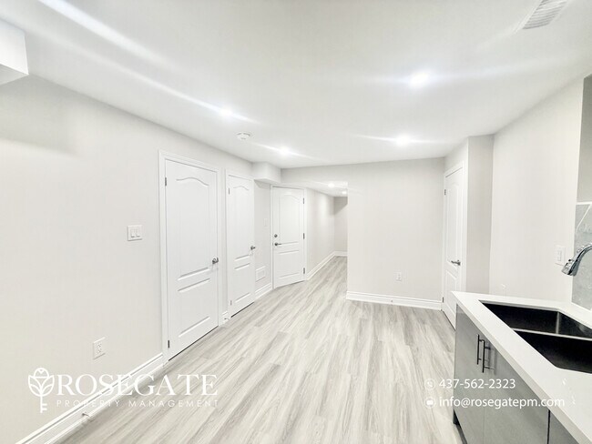 Photo - Pet-Friendly 1 Bedroom + Den Apartment with Parking in Kitchener Unit 2