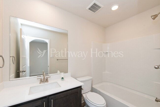 Photo - 905 Resting Elk St