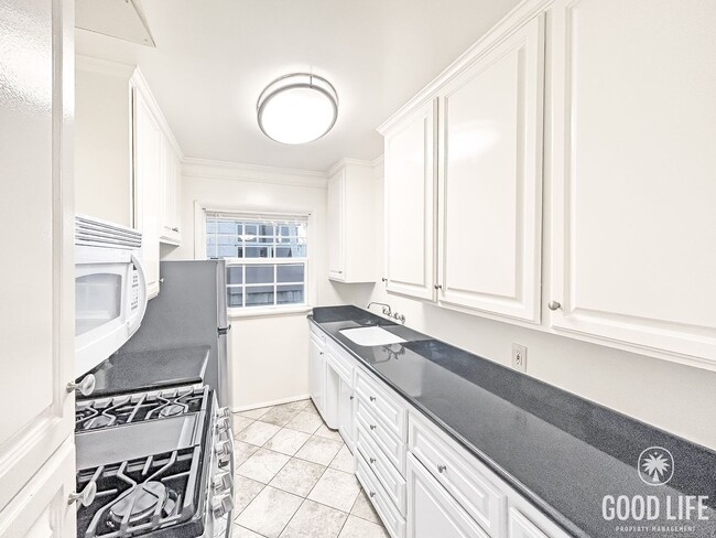 Photo - Beautiful 1BD/1BA Condo in Hillcrest W/ Shared Backyard & Laundry Room! Unit 3030