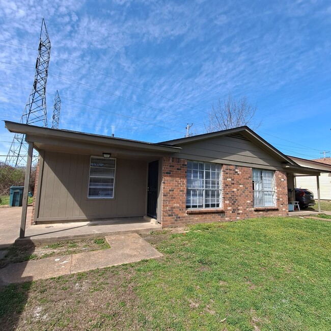 Building Photo - 3387 Barbwood Dr