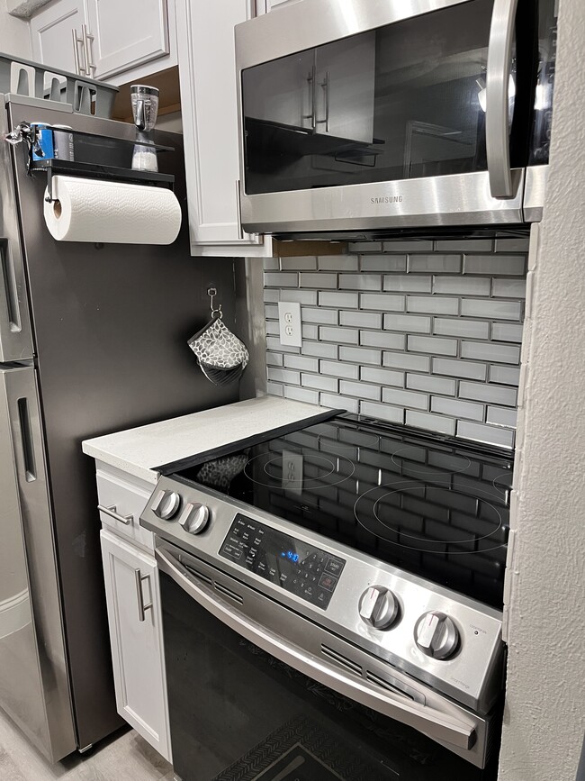 Building Photo - 7621 McCallum Blvd Unit 110