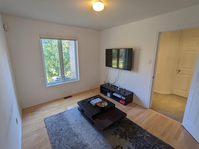 Photo - 236 Latchford Rd