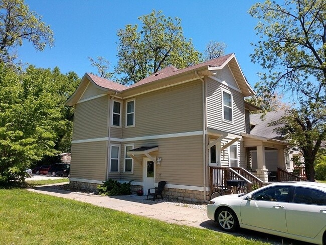 Photo - 818 Bluemont Ave Apartamento Unidad C