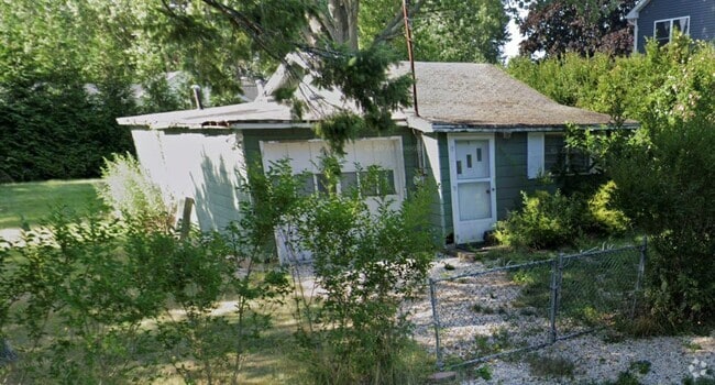 Building Photo - 208 Forest Rd W Rental