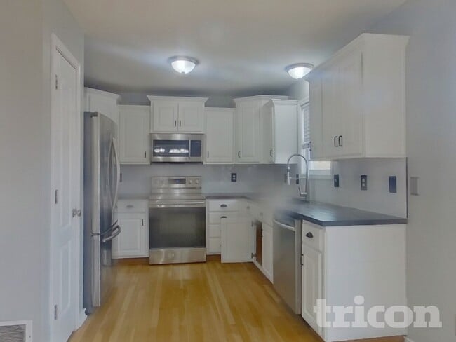 Photo - 10201 N Lewis Ave