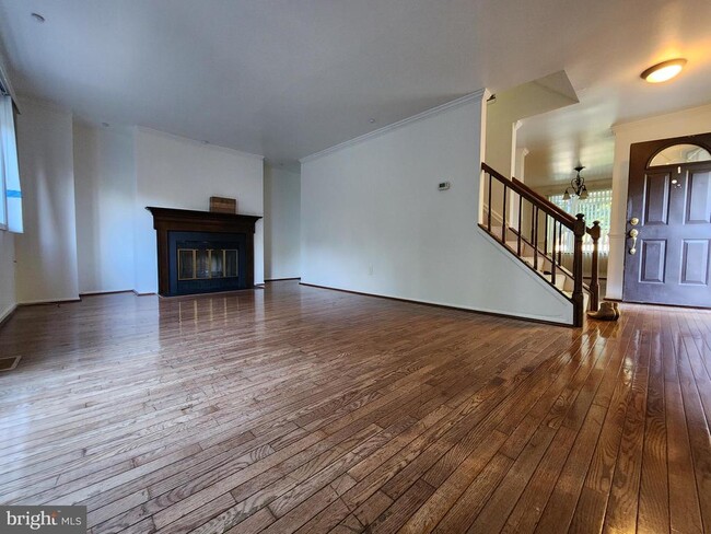Building Photo - 25 N Stead Ct