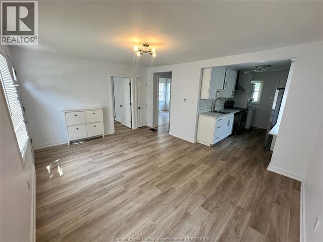 Photo - 1908 Aubin Rd