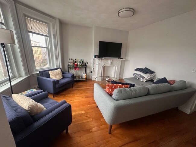 Photo - 293 E St. Unit 4 Unit 4