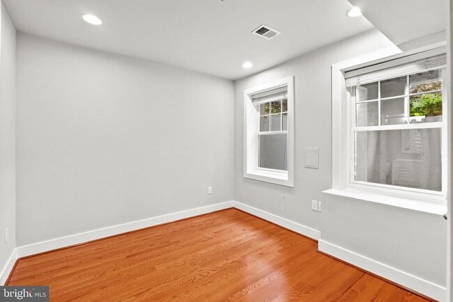 Photo - 2616 Garfield St NW