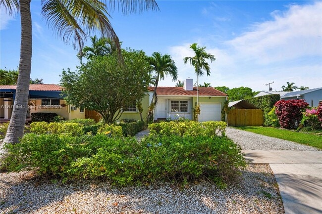 Photo - 2460 SW 24th St